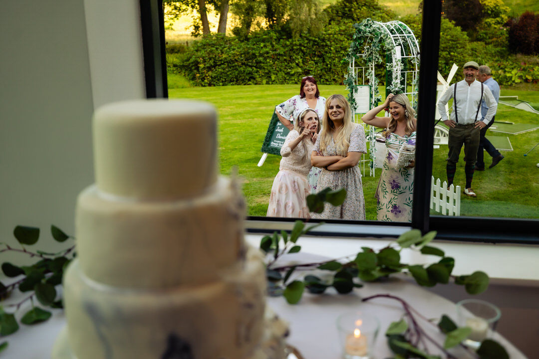 documentaire bruidsfotografie, documentaire bruidsfotografie Tyn dwr Hall, trouwen in het buitenland 